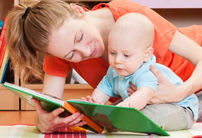 a mom starting to teach her baby to read early