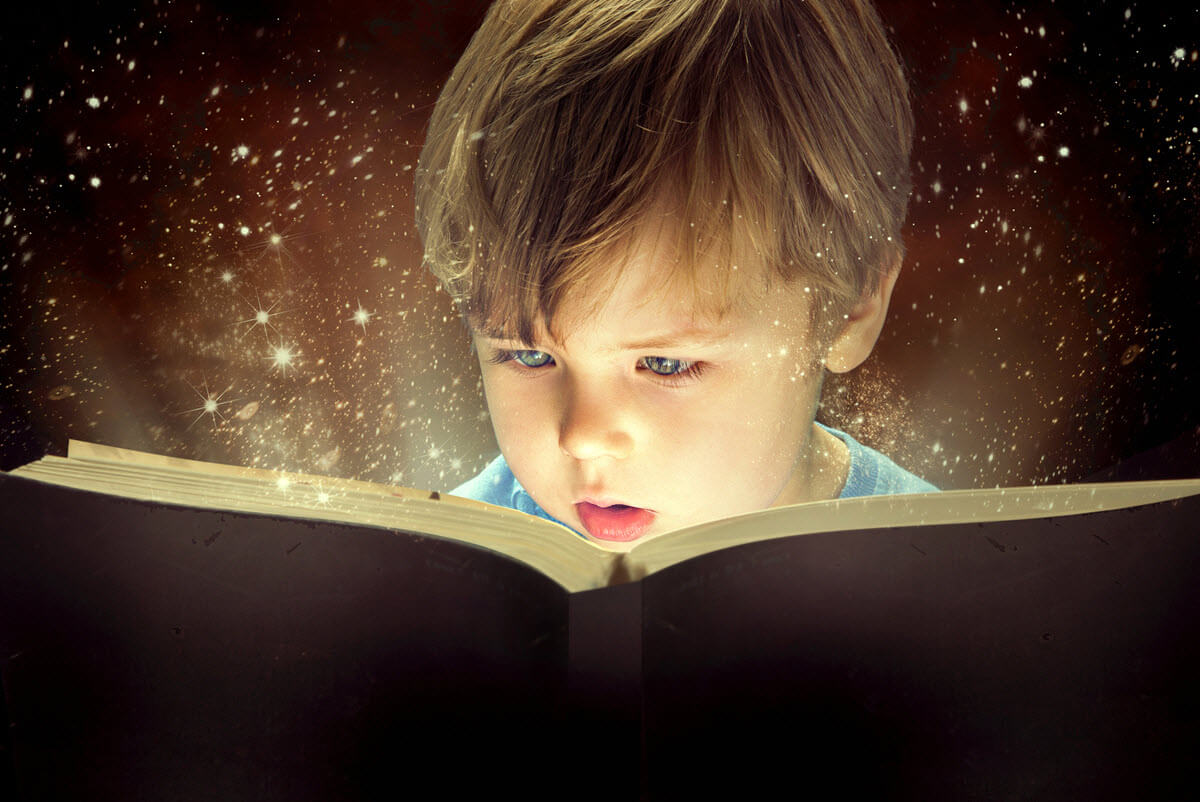 What's the average age to start reading featured image showing a boy reading a book